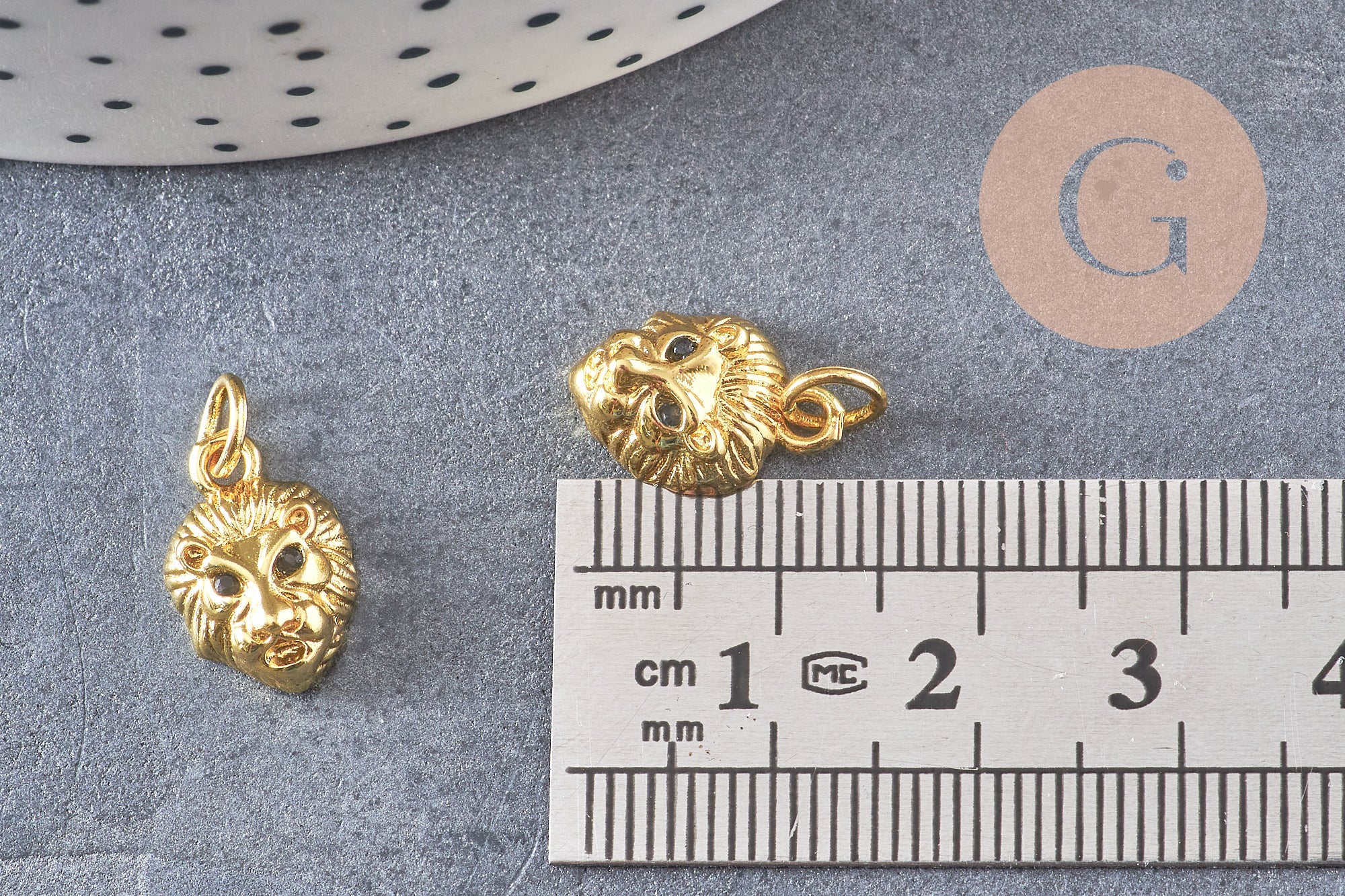 Pendentif médaille lion laiton doré 18K zircon, pendentif laiton, pendentif felin,sans nickel, 14mm, x1 (G3794)