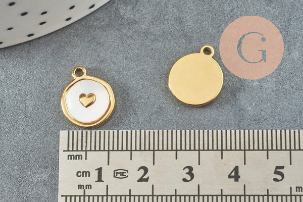 Pendentif médaille rond coeur émail blanc acier 304 doré 14K inoxydable IP, x1 (G9657)