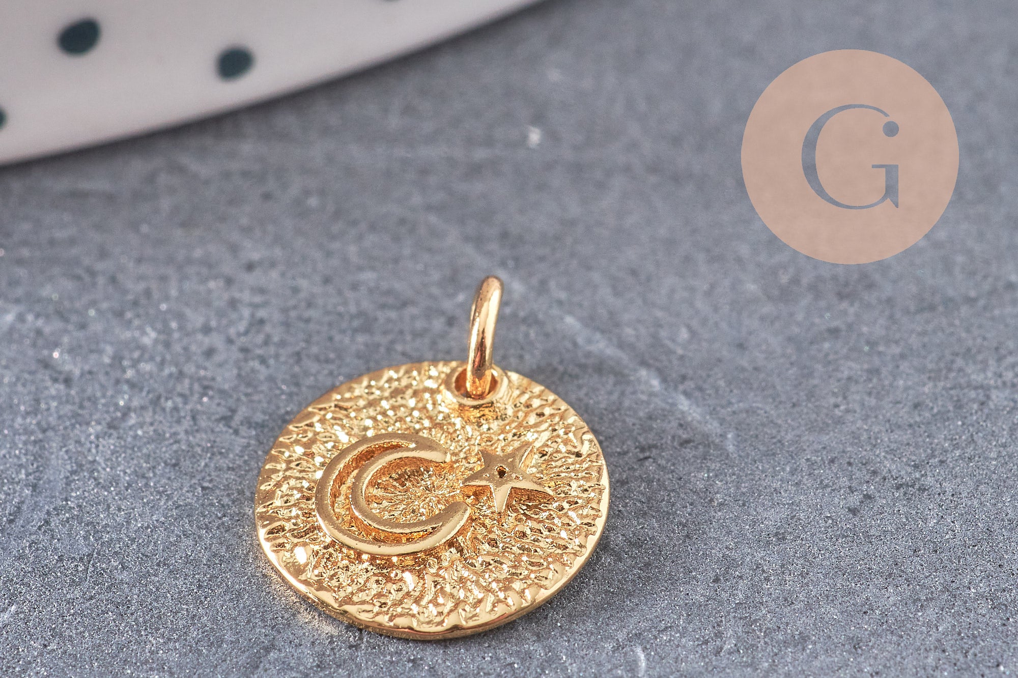 Pendentif médaille ronde lune étoile laiton doré texturé, un pendentif doré sans nickel création bijoux,12mm, x1 (G4932)