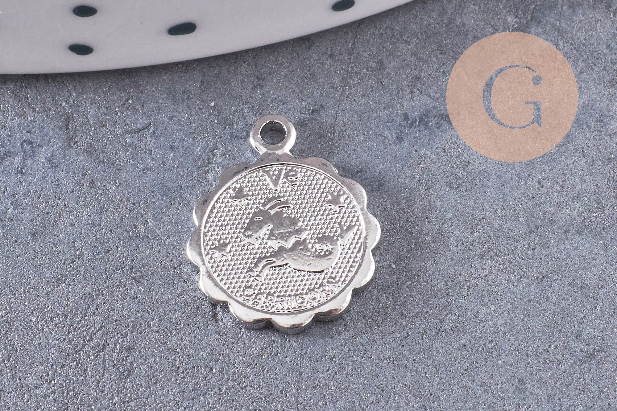 Pendentif médaille ronde signe astrologique laiton platine 14mm, x1 (G3462)
