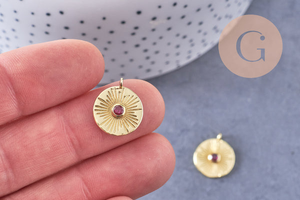 Pendentif médaille ronde soleil laiton doré zircon rouge 16.5mm, x1 (G3473)