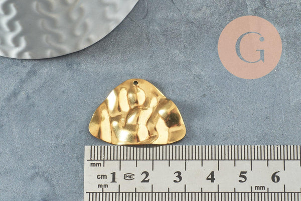 Pendentif médaille triangle martelée laiton brut, apprêt doré, sans nickel,médaille dorée,laiton brut,30mm, X2 (G2765)