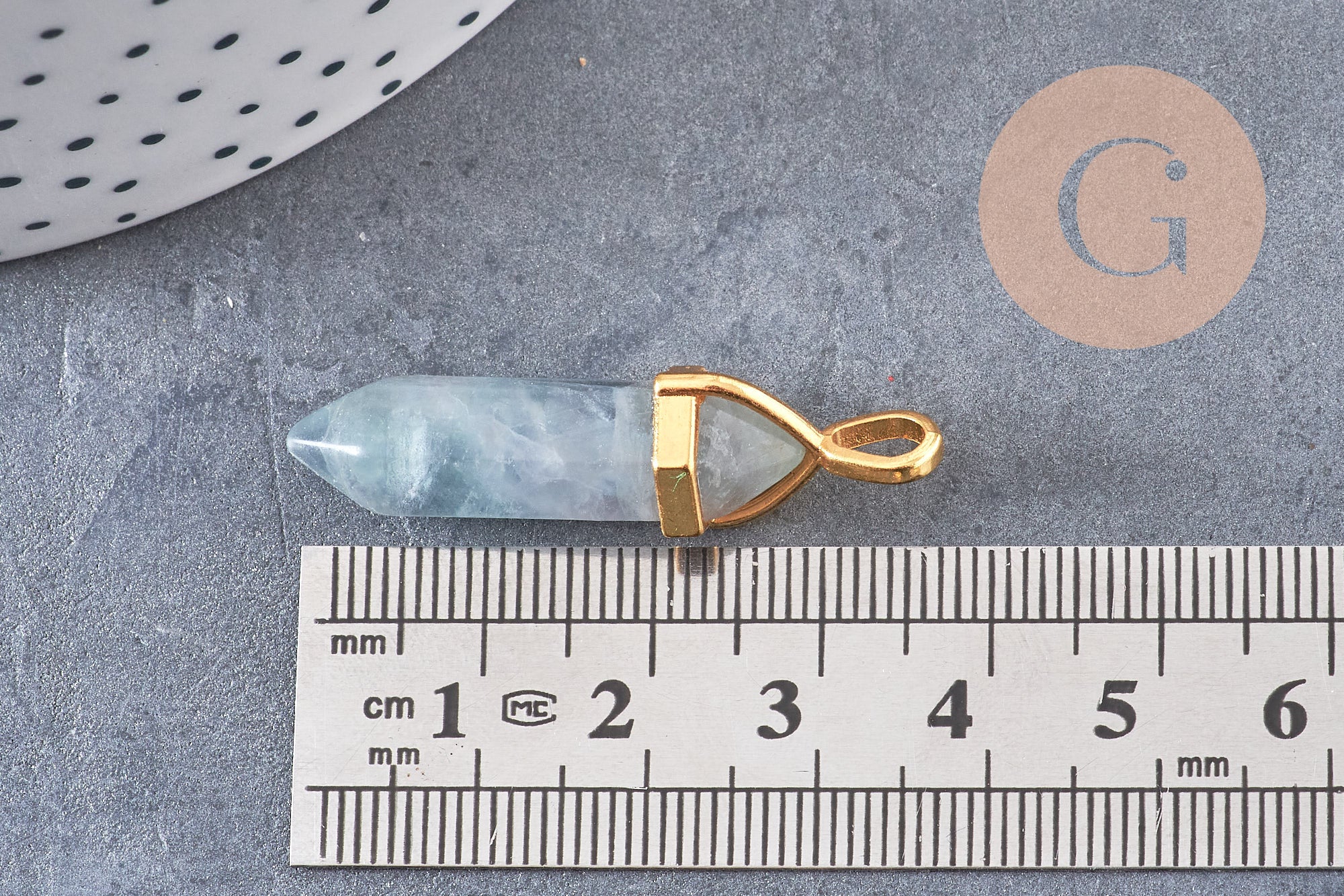 Pendentif pointe fluorite violette verte naturelle zamac doré 40mm, x1 (G5656)