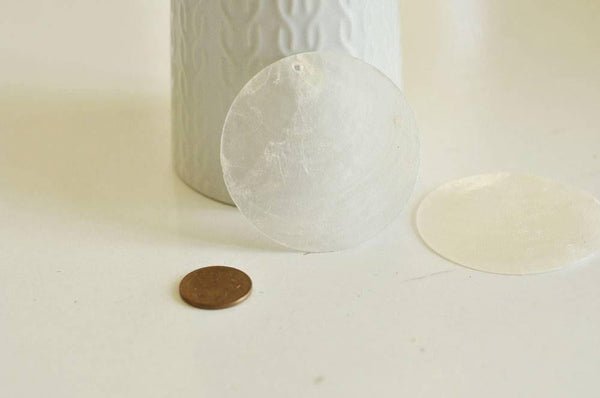 Pendentif rond nacre blanche, pendentif coquillage, coquillage blanc,nacre,coquillage naturel,création bijoux,60mm, x1 G0094