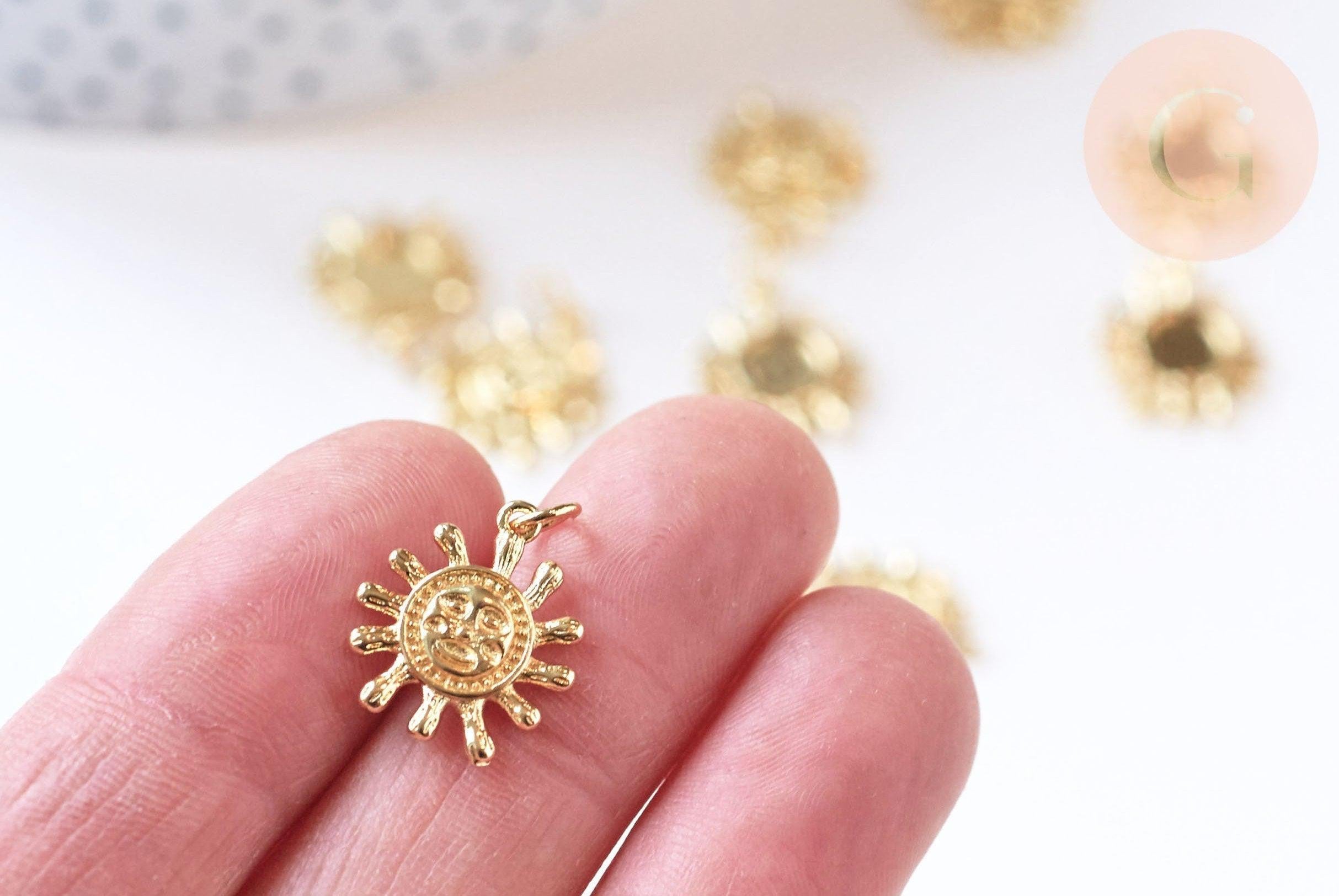 Pendentif soleil laiton doré 18k 16.5, pendentif en cristal pour création bijoux porte bonheur pour femme, x1 (G6238)