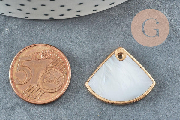 Pendentif triangle nacre blanche naturelle doré,pendentif quart de cercle nacre,coquillage blanc, 23mm, x2 G3036