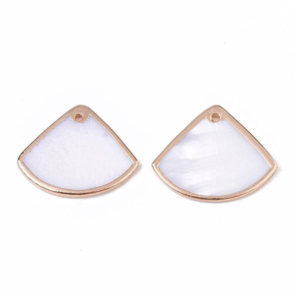 Pendentif triangle nacre blanche naturelle doré,pendentif quart de cercle nacre,coquillage blanc, 23mm, x2 G3036