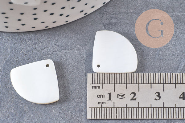 Pendentif triangle nacre blanche naturelle,pendentif quart de cercle nacre,coquillage blanc,création bijou, 23mm, x 5 G4211