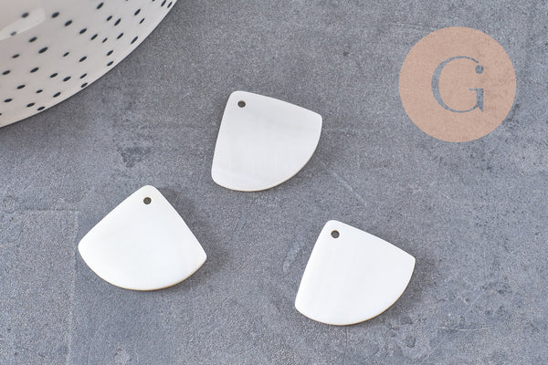 Pendentif triangle nacre blanche naturelle,pendentif quart de cercle nacre,coquillage blanc,création bijou, 23mm, x 5 G4211