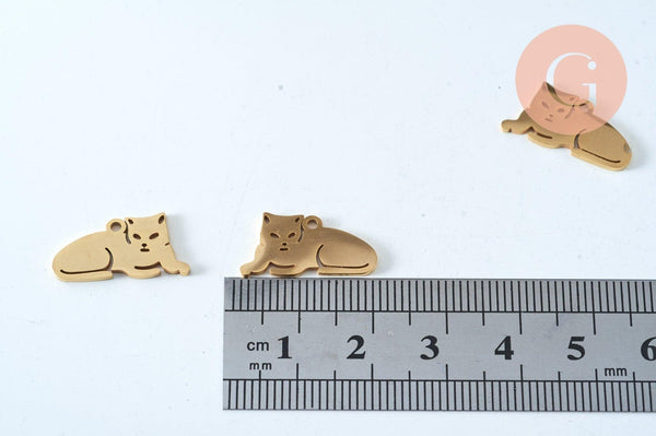 Pendentifs chat couché acier doré inoxydable 18mm, pendentif en forme de chat pour la création de bijoux acier doré, x1 (G6012)