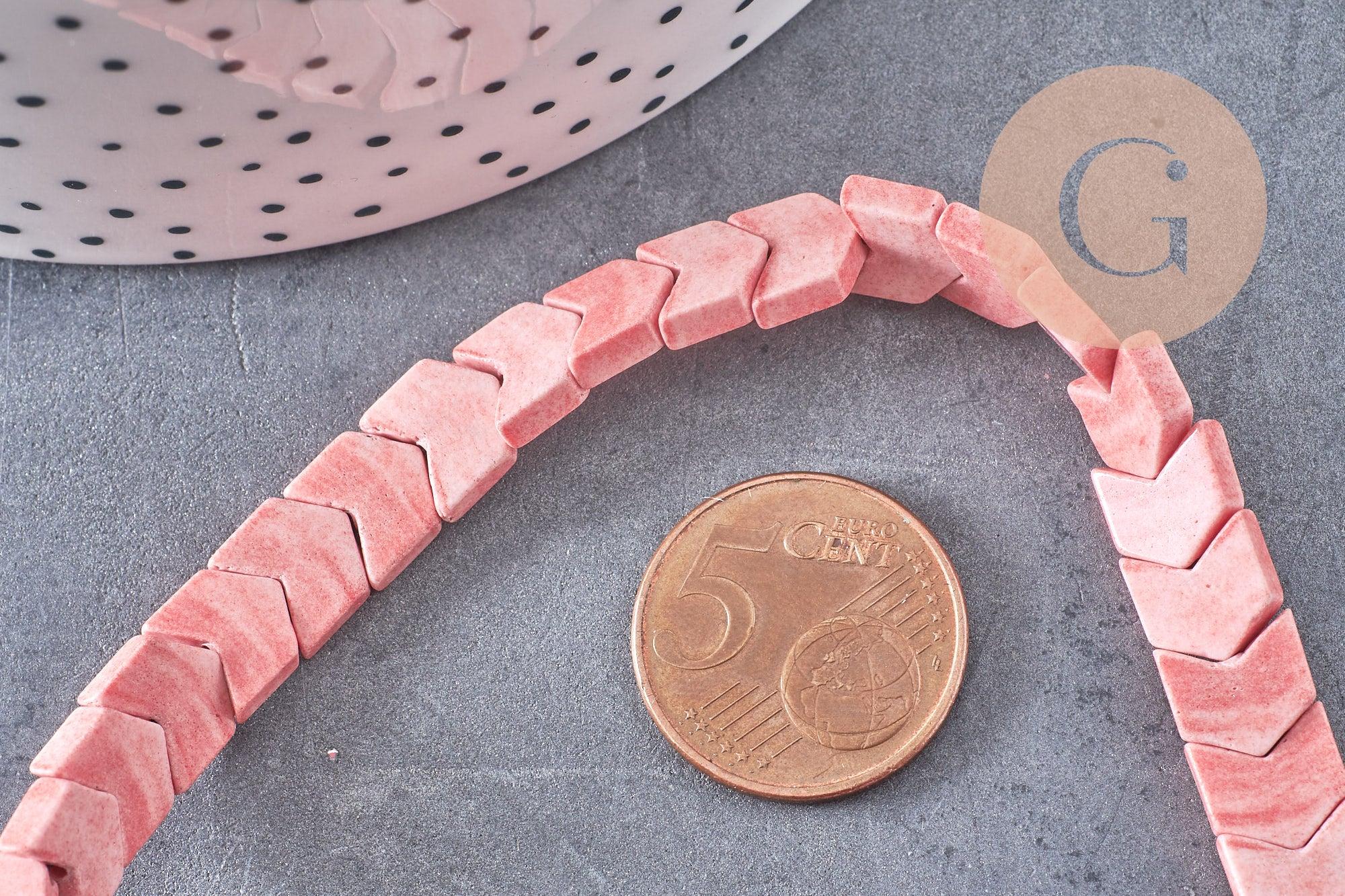 Perle agate naturelle teintée corail rouge forme V 8mm, pierre naturelle, fil de 38cm, x1 (G7068)