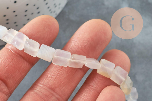 Perle carrée agate blanche naturelle 8-8.5mm,bijou pierre naturelle,le fil de 20cm, x1 G5880