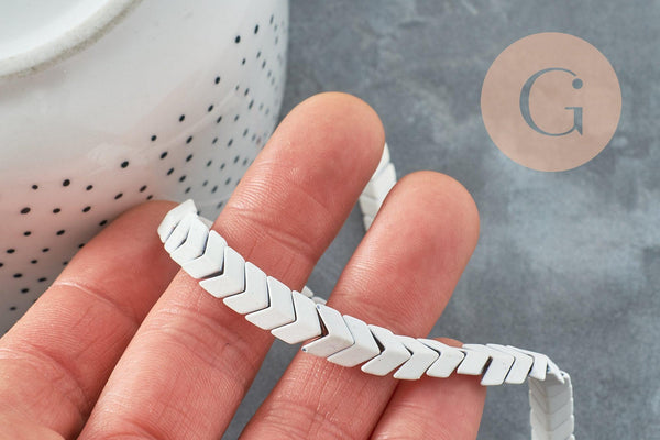 Perle chevron blanc hématite synthétique 7mm, création bijoux pierre, le fil de 40cm, x1 G9089