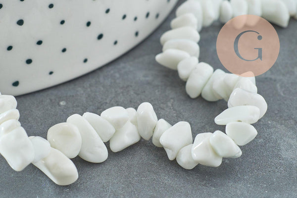 Perle chips porcelaine blanche 5~14mm, x1 fil de 83cm (G3868)