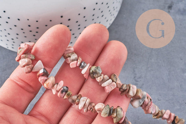 Perle chips rhodonite naturelle 2-8mm, x1 fil de 80cm (G3847)