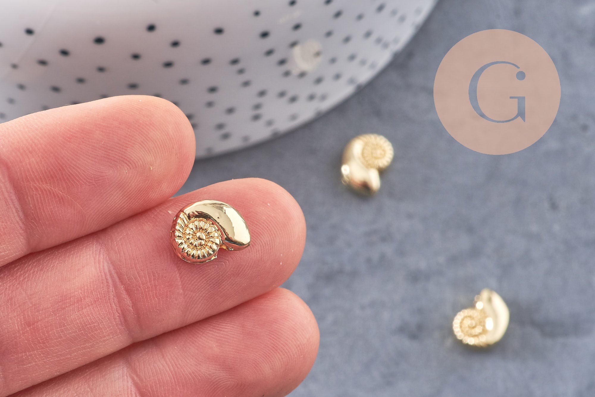 Perle coquillage zamac doré 14K 11mm, x5 (G5797)