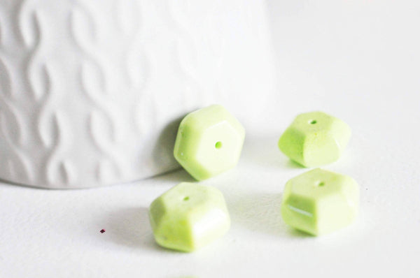Perle hexagone howlite naturelle verte 15mm, création bijoux pierre, x 5 G4166