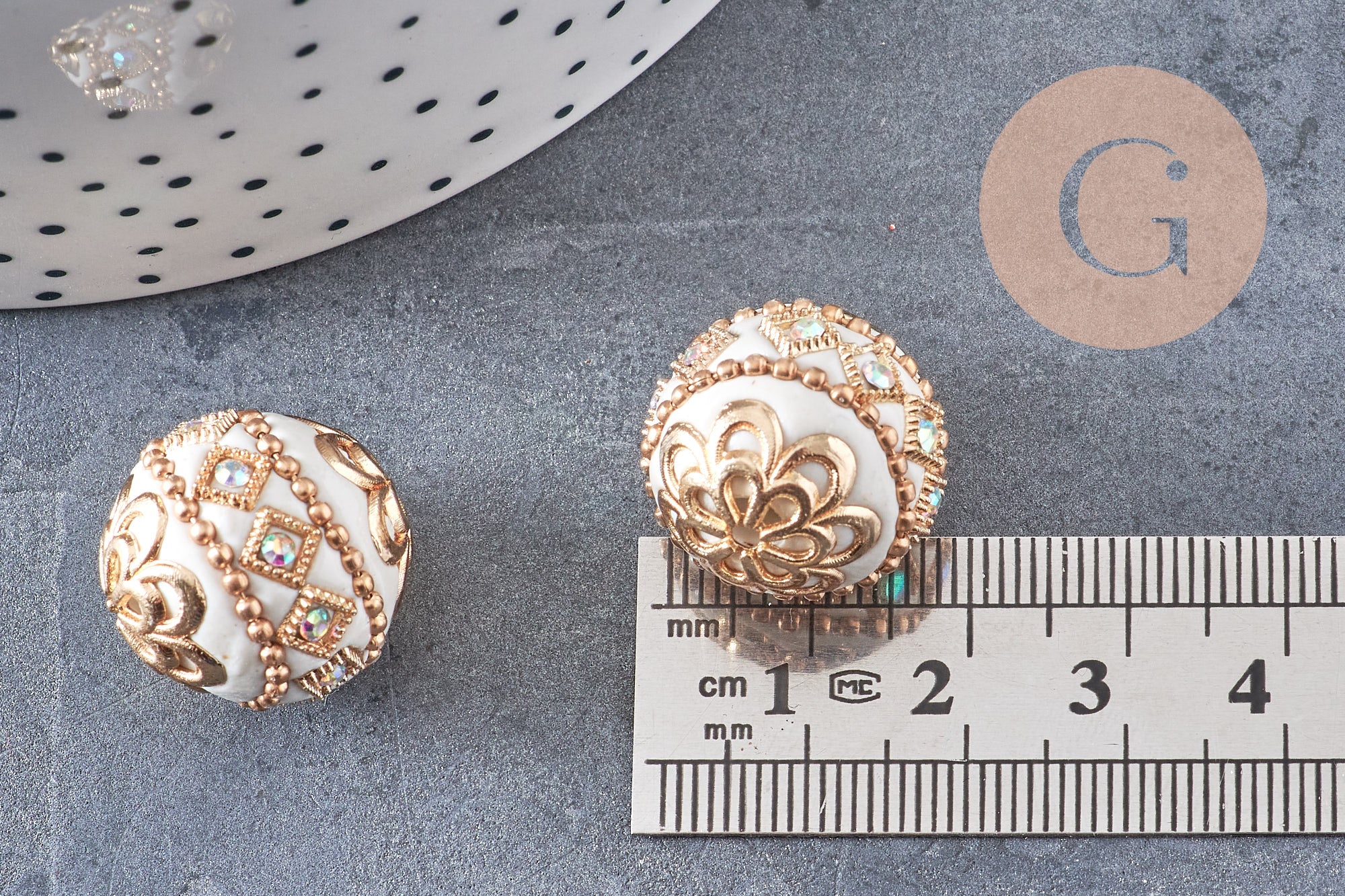 Perle indonesienne polymère blanc strass et zamac doré 19.5mm,création bijou ethnique exotique, x1 (G5907)