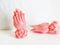 Perle main résine rose imitation corail 26.5mm, x2 (G3854)
