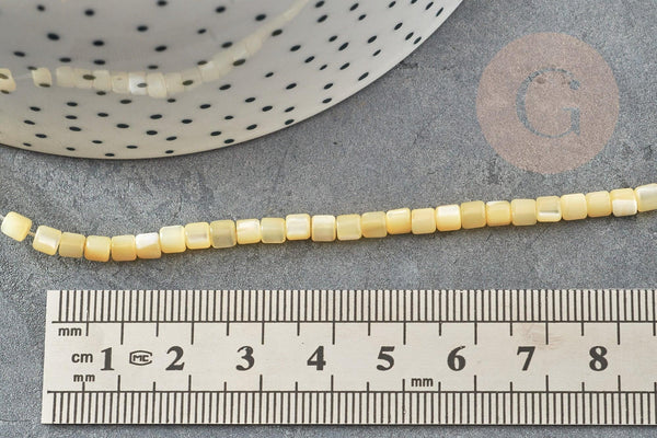 Perle nacre naturelle heishi jaune pastel ,perle coquillage,4x4mm, fil de 20cm, x1 (G9241)