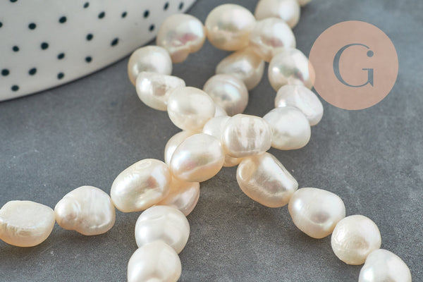 Perle naturelle blanche eau douce, 8-9mm, x1 fil de 33cm (G2433)