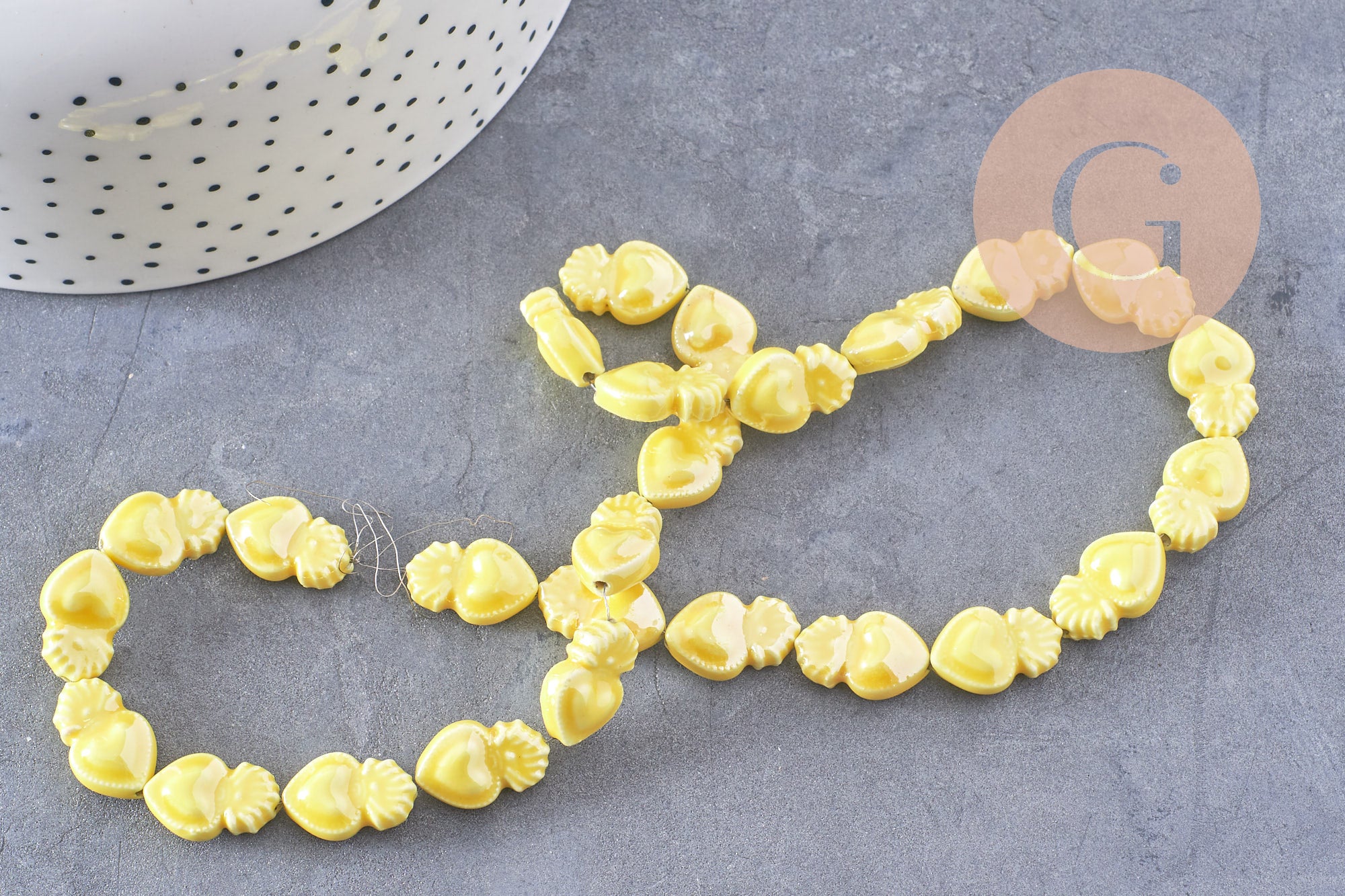 Perle porcelaine jaune coeur irisé 16mm, x20 (G3535)