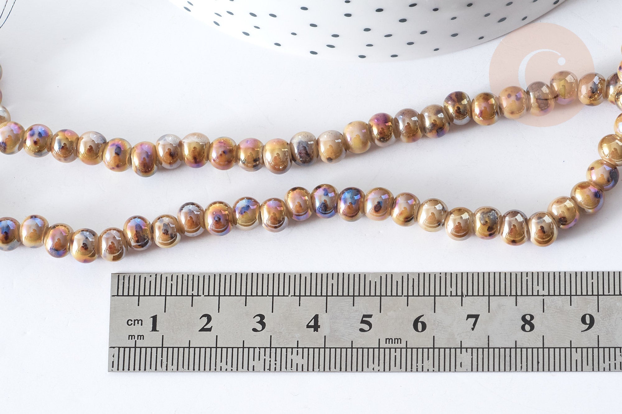 Perle porcelaine ronde émail marron irisée 6~6,5mm, 1x fil de 64cm (G7881)
