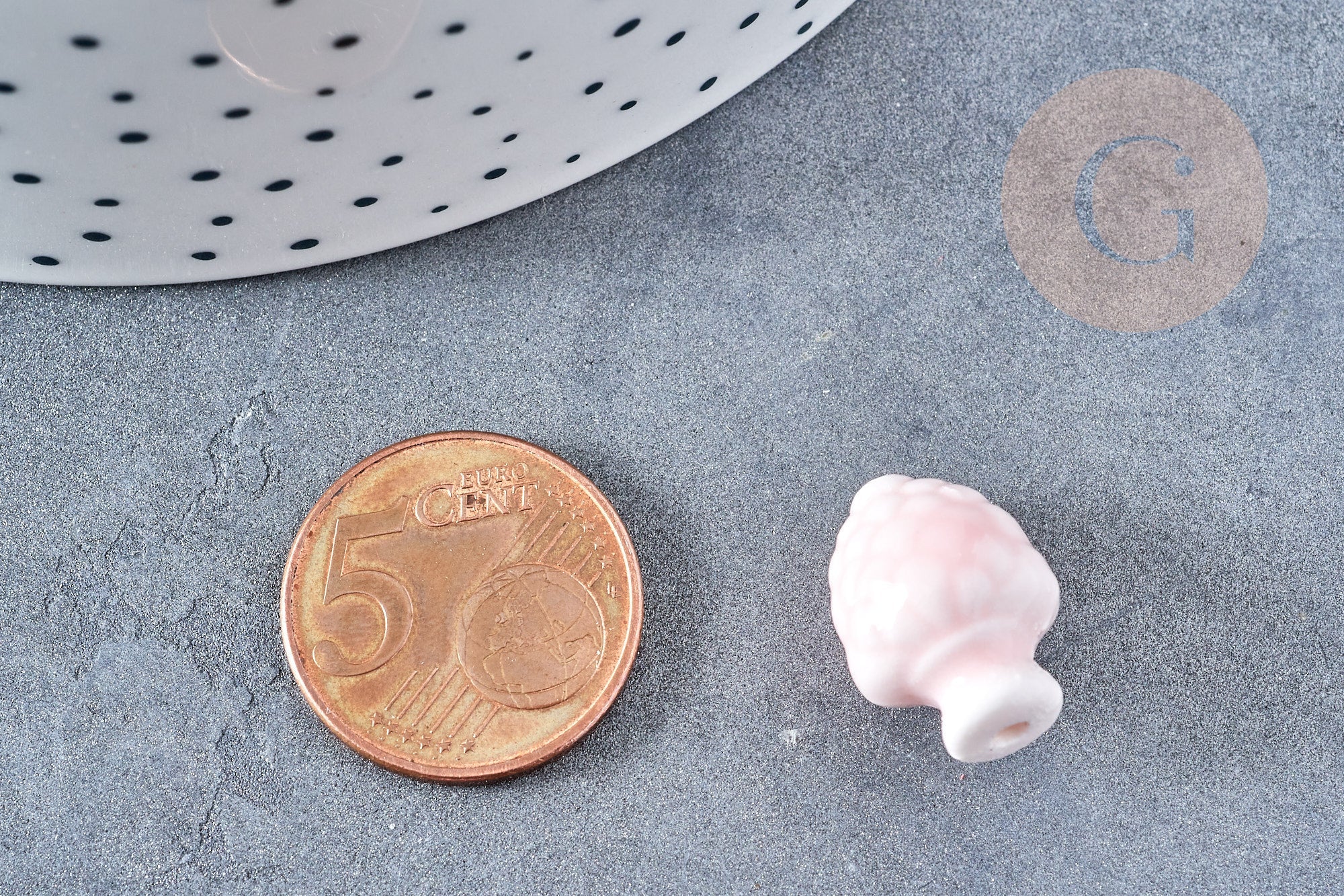 Perle porcelaine rose clair pomme de pin 19mm,perle céramique, céramique blanche, x10 (G8693)