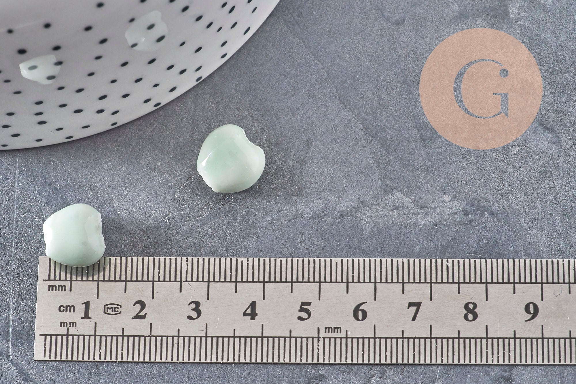 Perle porcelaine verte coeur, perle céramique géométrique pour fabrication bijoux en céramique verte,11.5mm x10 (G3785)