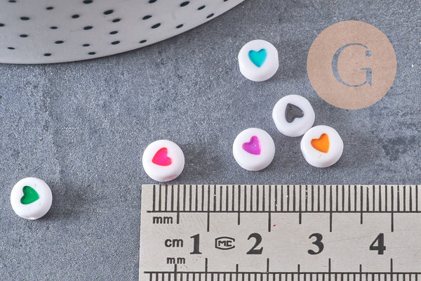Perle ronde coeur coloré plastique blanc 7mm, perle ronde lettre,perle coeur, x 10Gr (G1805)