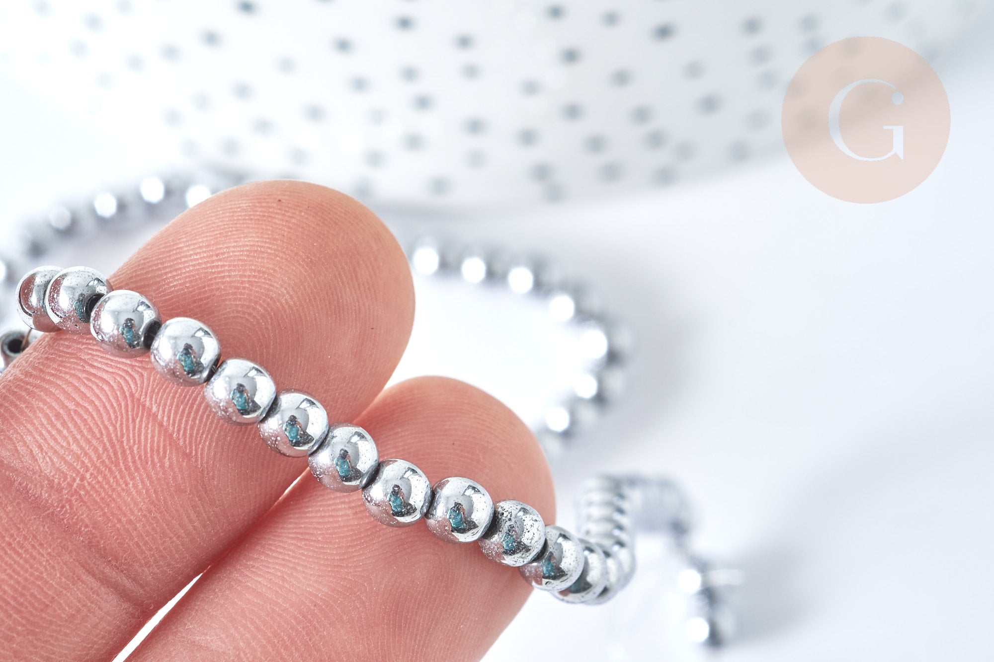 Perle ronde hématite de synthèse gris clair 4mm,DIY, x1 le fil de 39cm (G7402)
