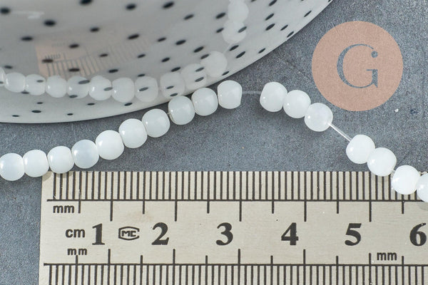 Perle ronde verre blanc laiteux 4mm,x 1 fil de 30cm (G4718)