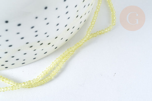 Perle ronde verre facettée transparente jaune clair, 2~2,5mm, fil de 37cm, x1 (G7335)