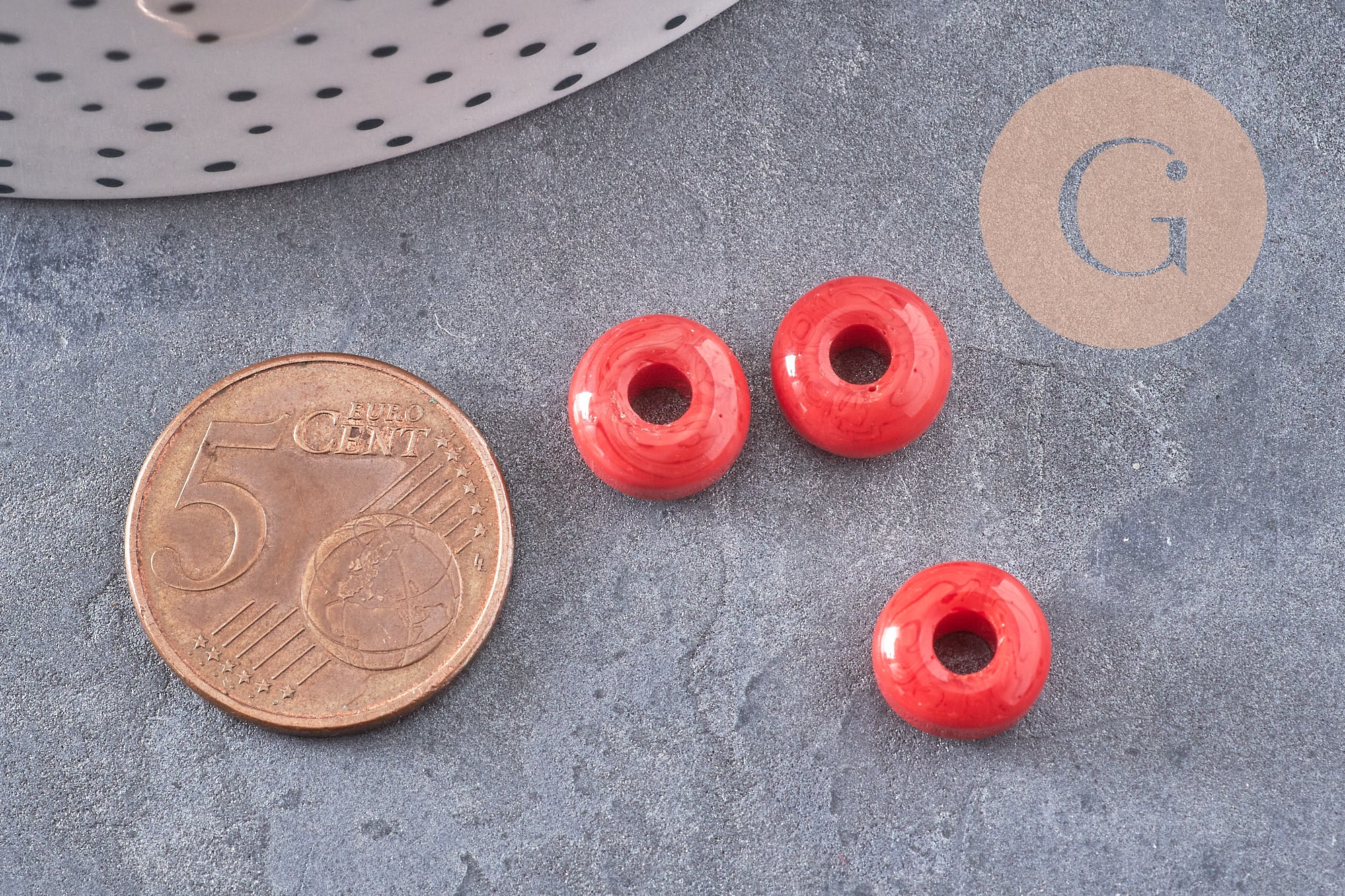 Perle rondelle donut verre opaque rouge 3-5x9mm, x 20 (G4597)