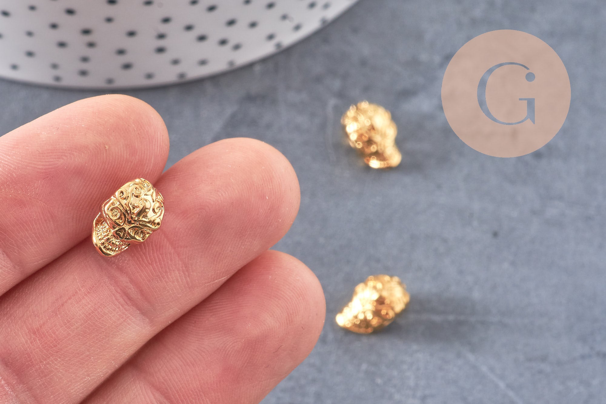 Perle tête de mort laiton doré 24K 12mm x1 (G6262)