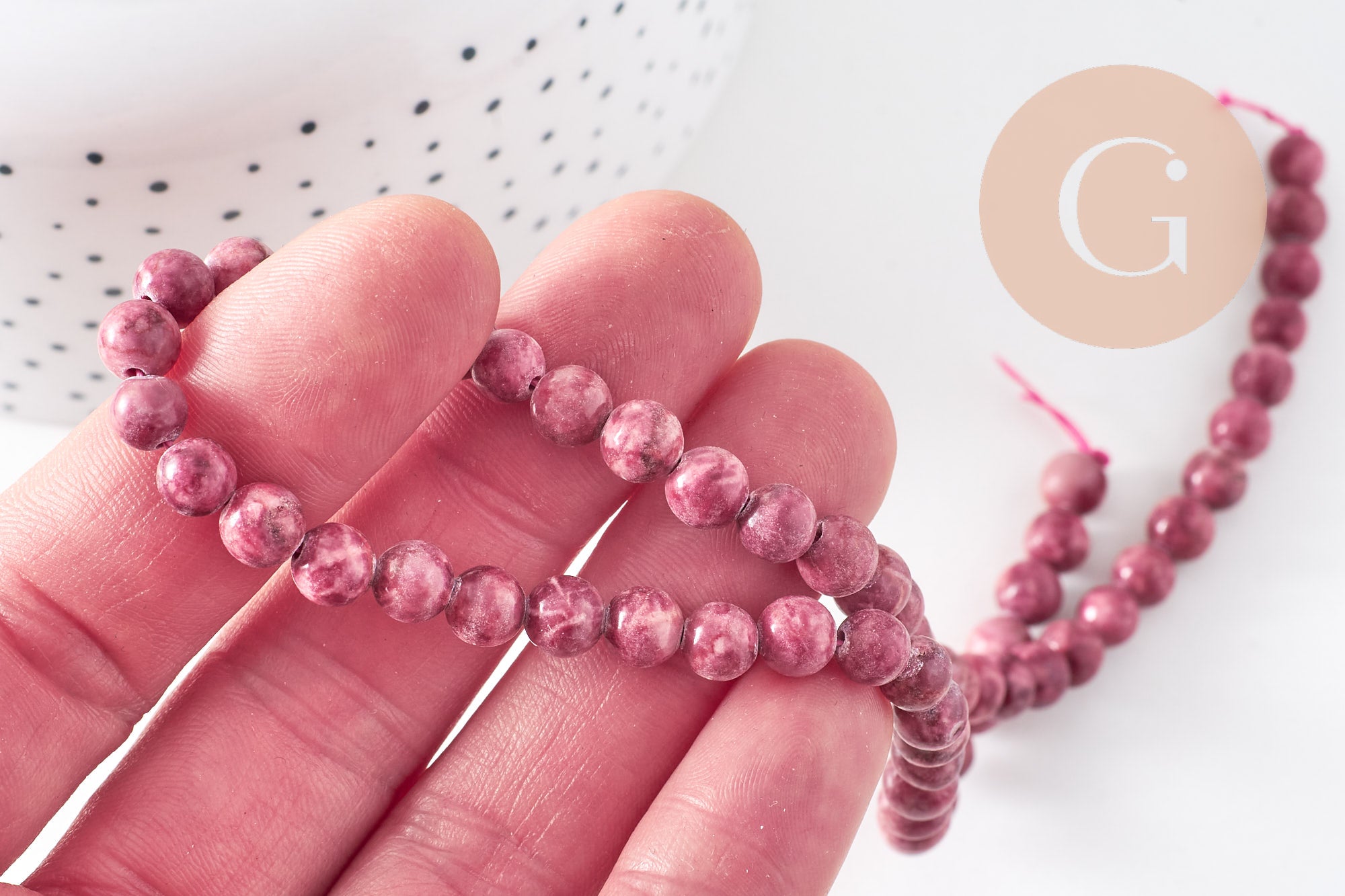 Perle turquoise africaine naturelle teintée rose 6mm, x1 fil de 60 perles (G4704)