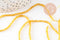 Perles Agate naturelle jaune facettées 2mm, x1 fil de 39cm (G4658)