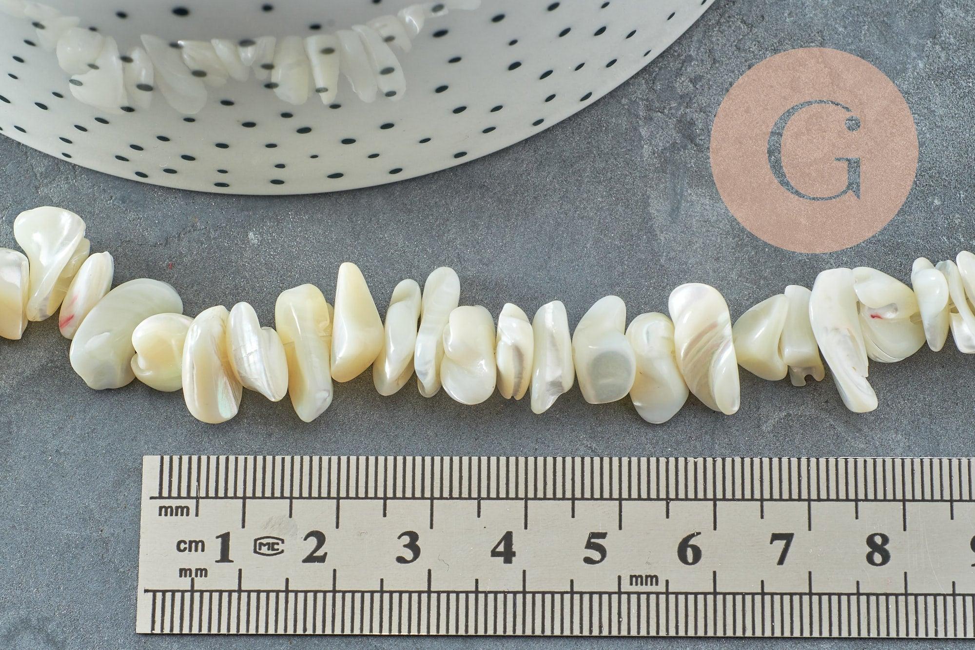 Perles chips coquillage nacre naturelle beige 8-14mm, x1 fil 90cm (G5742)
