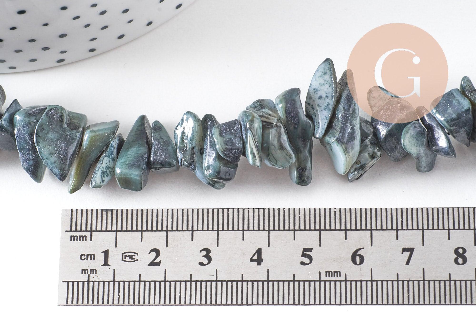 Perles chips de coquillage noir, coquillage naturel, 75 perles, fil de 40 cm, x1 (G1052)