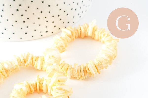 Perles coquillage naturel coloré 10-20mm, chips coquillages,perle coquillage, fil de 38cm, x1 (G4074)