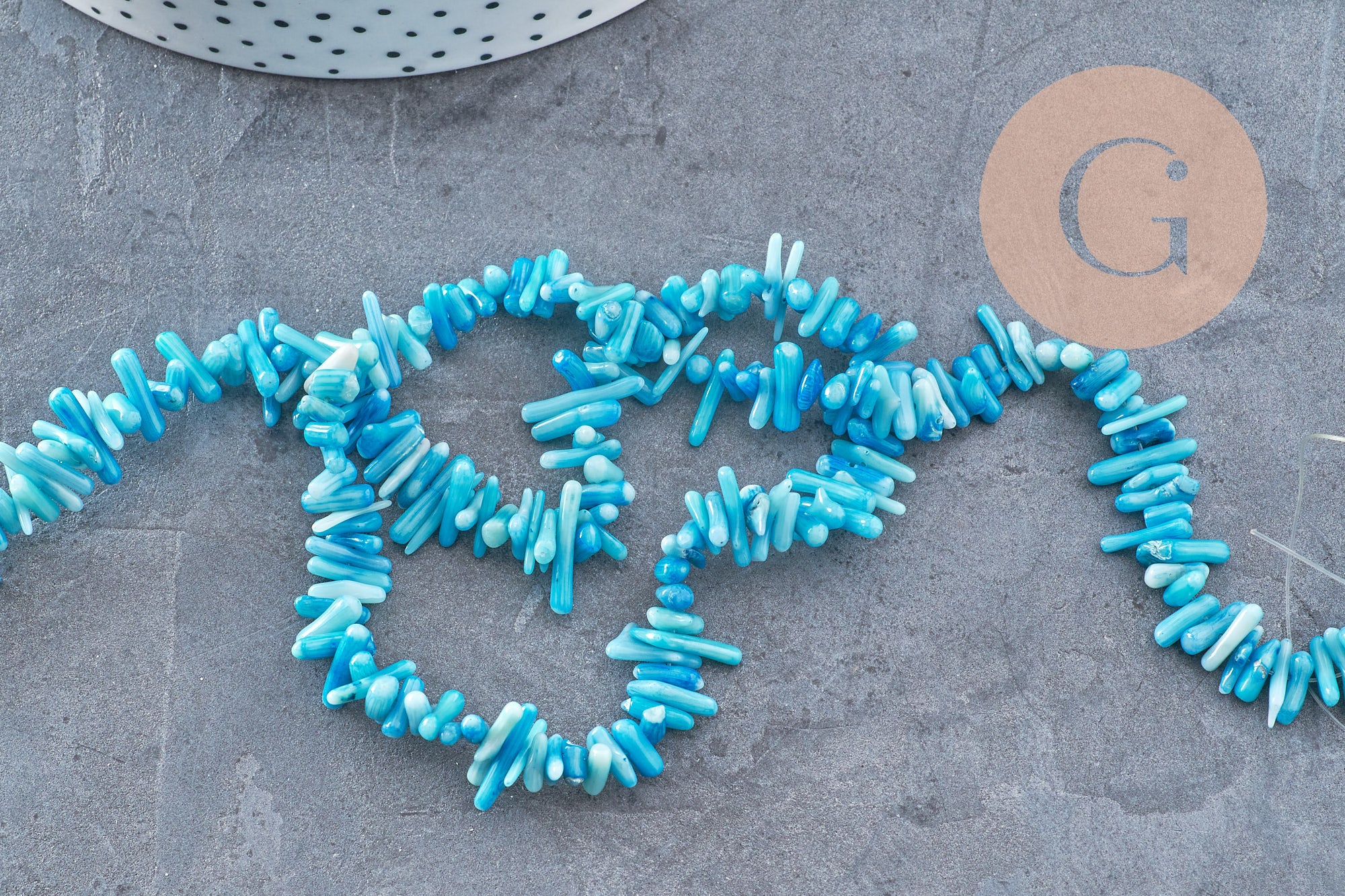 Perles en corail turquoise,perles corail, corail naturel,perle coquillage,coquillage bleu,fil 38cm x1 (G0986)