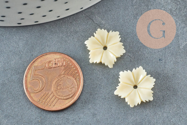 Perles fleur résine blanche écru,une perle fleur DIY ,16mm, x5 (G4999)