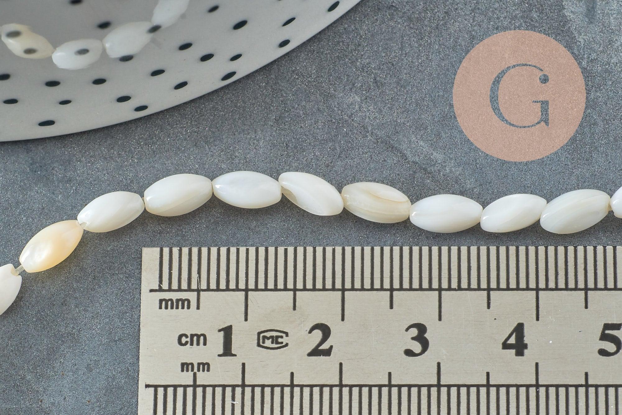 Perles grain de riz nacre naturelle blanche 8mm, x1 fil de 38cm (G0770)