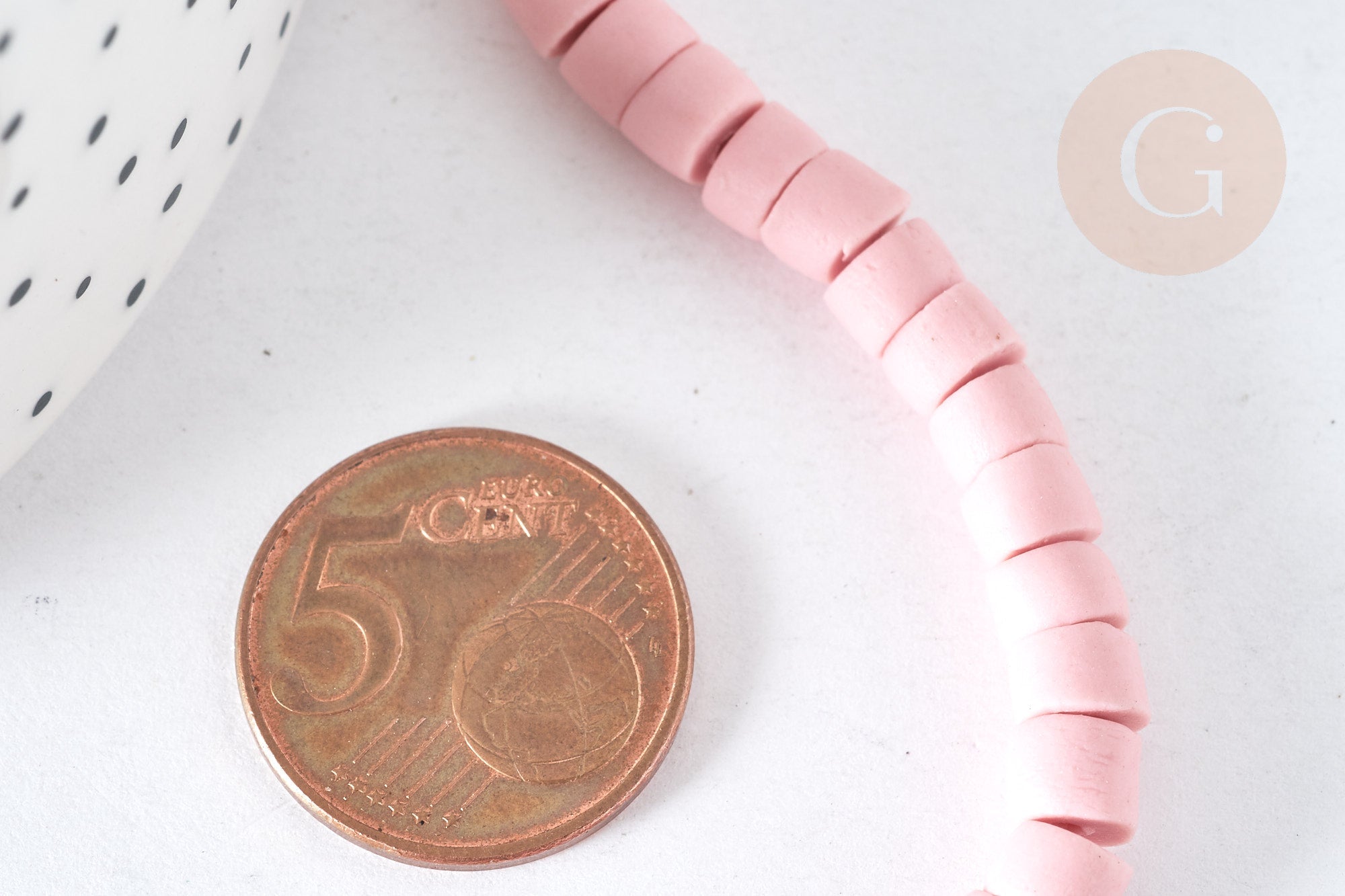 Perles porcelaine heishi rose 6x3~4 mm, bijoux céramique, fil de 48cm, x1 (G7537)