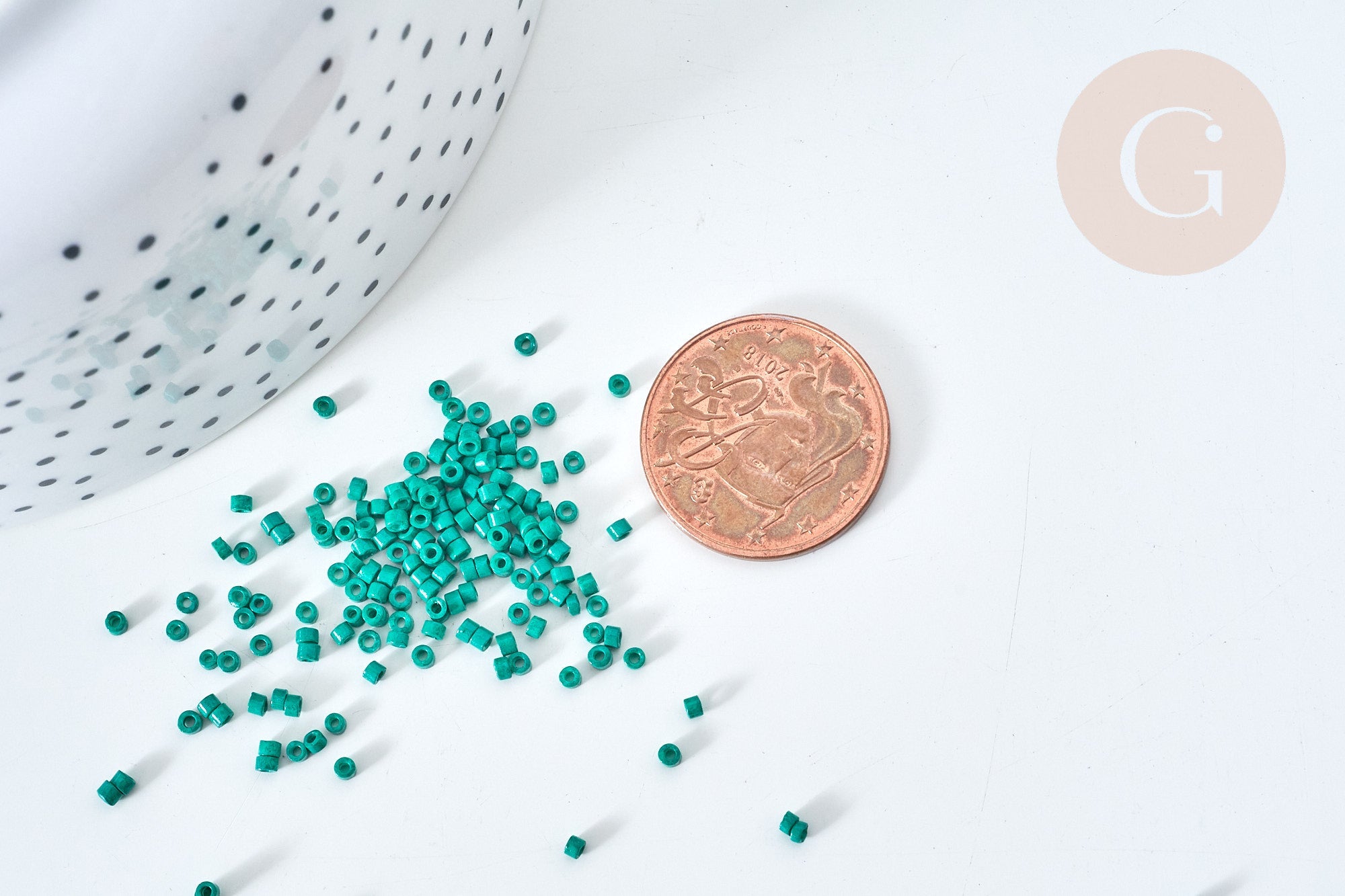 Perles tube verre vert façon Delica miyuki, x1 sachet de 8g (G7780)