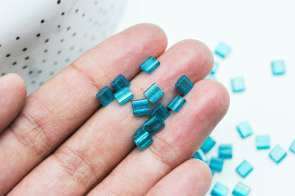 Perles rocaille verre rectangle bleu turquoise 4.5mm,2 trous, x50 (G4455)
