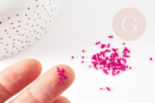 Perles tube rose foncé opaque façon Delica miyuki 1.5-2mm, x1 sachet de 8gr (G9165)