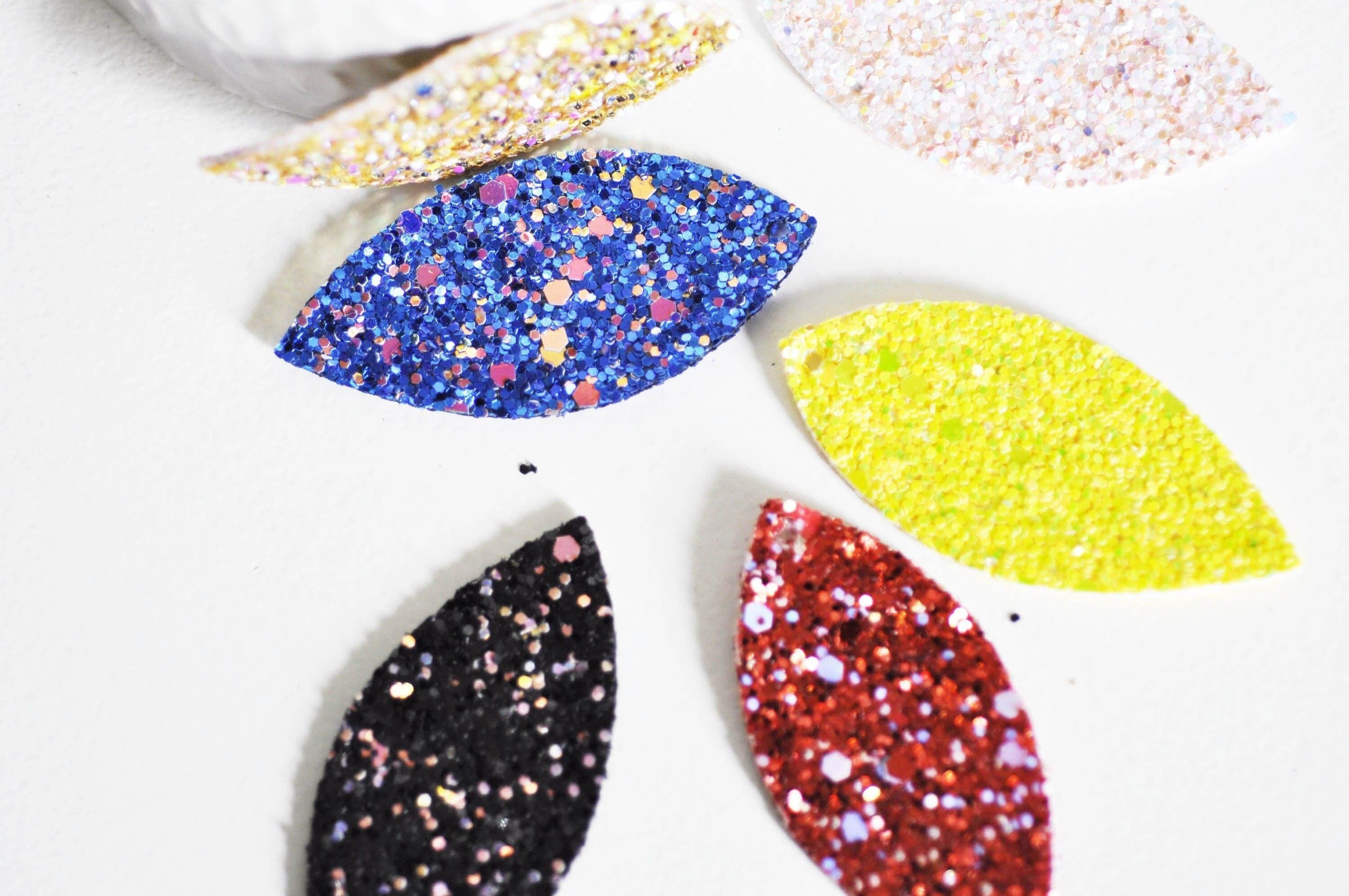 Pétale simili cuir paillettes 57.5mm, fourniture créative,cuir synthétique,fabrication coiffure, accessoire mariage, x10 ,G2735