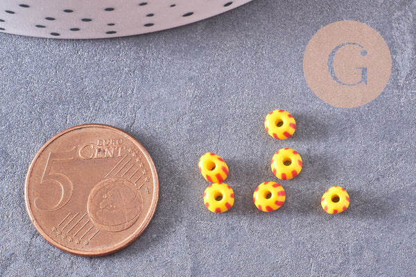 Petite perle rocaille verre rayé jaune rouge 3x4.5mm, x10 Gr (G10683)