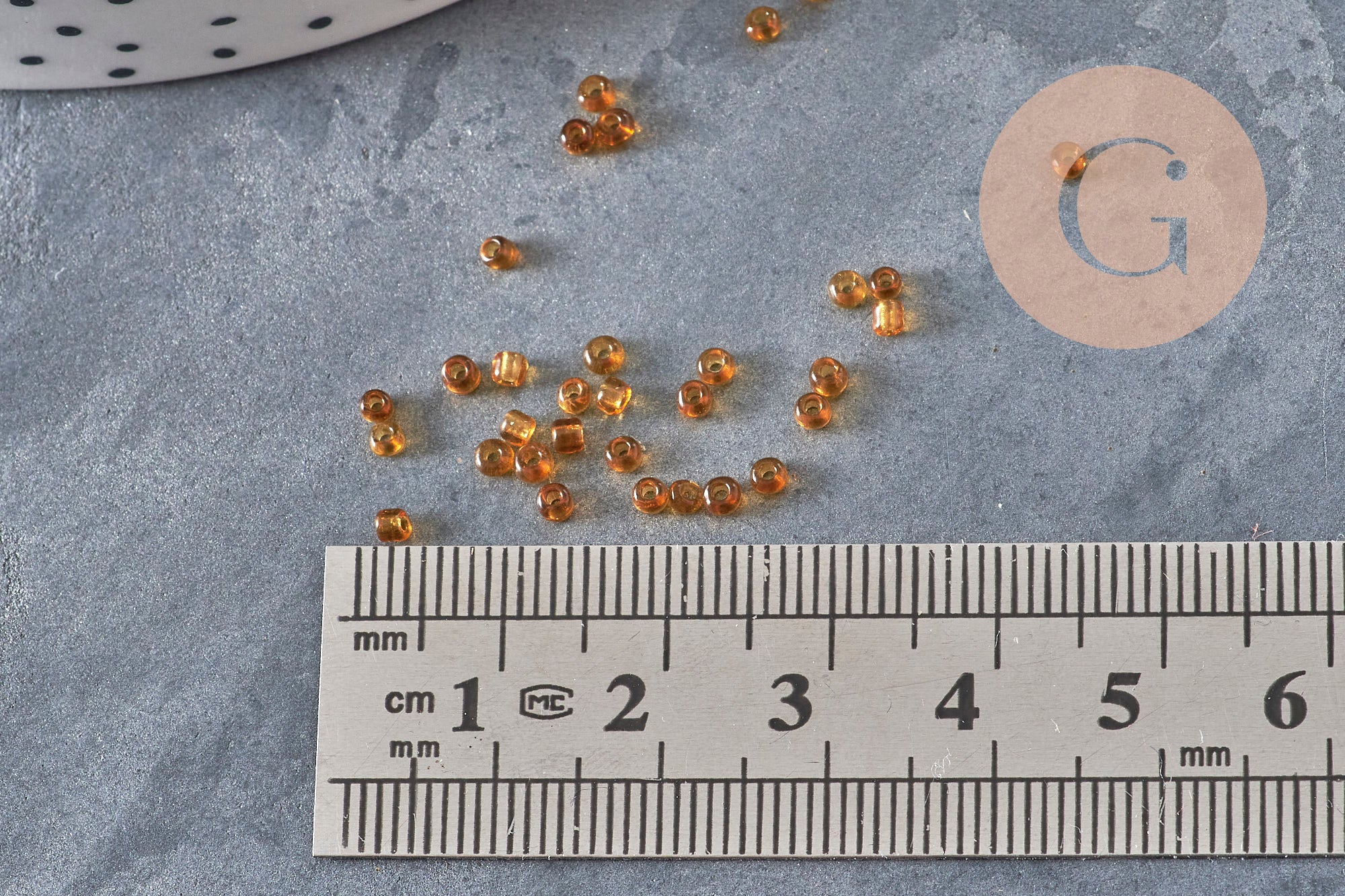 Small transparent gold seed beads 2mm, x 10gr (G11267)